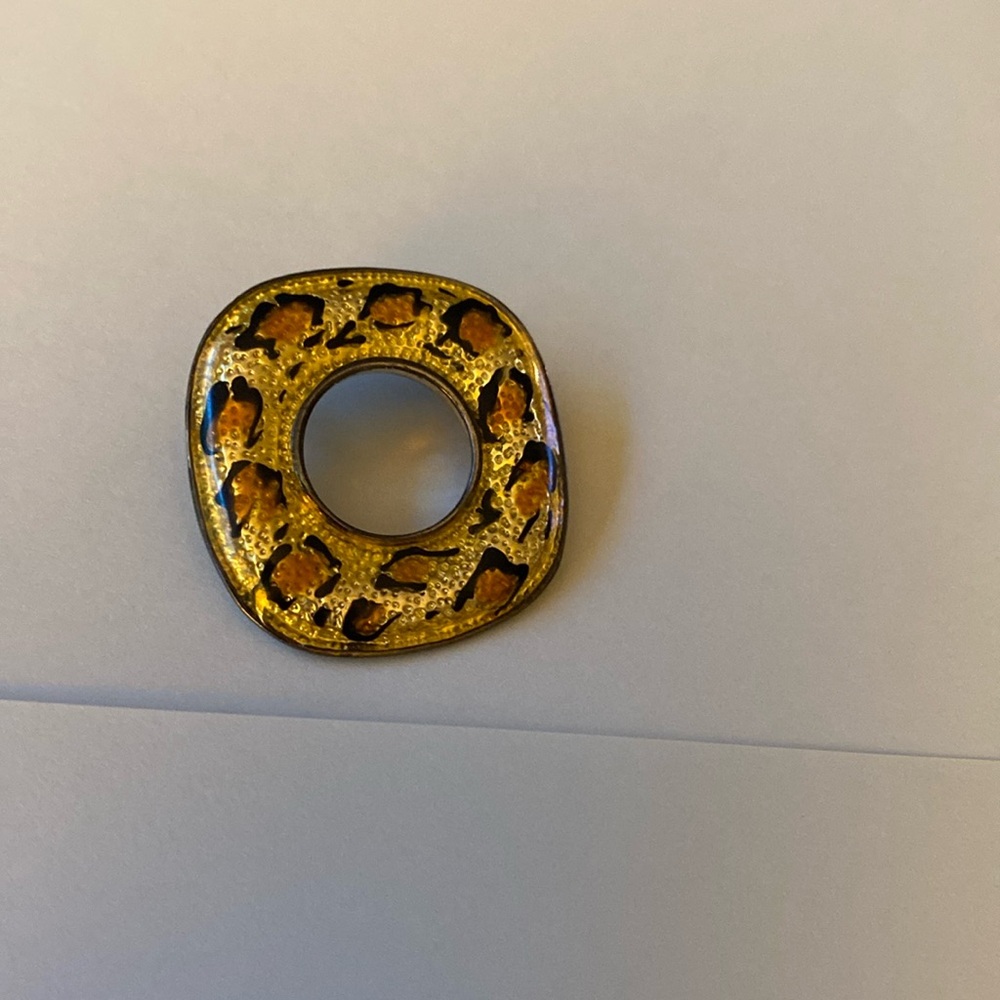 Leopard pendant made in Canada  Sterling Silver 925